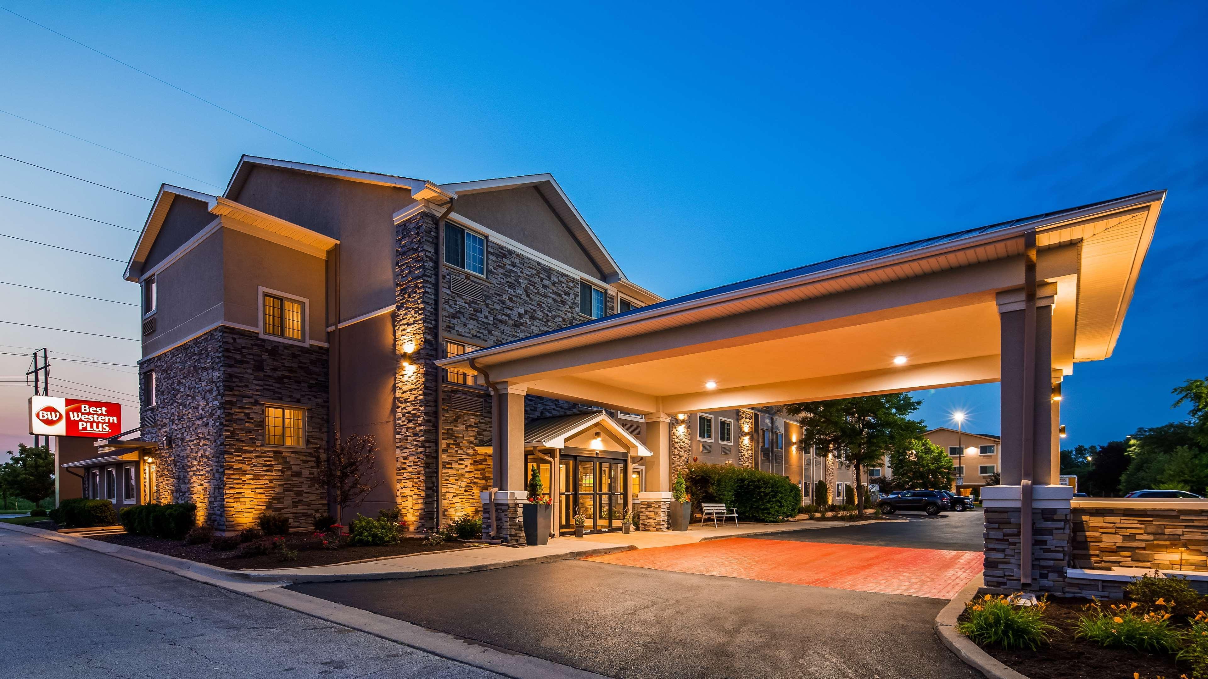 Best Western Plus North Joliet Hotel Exterior photo